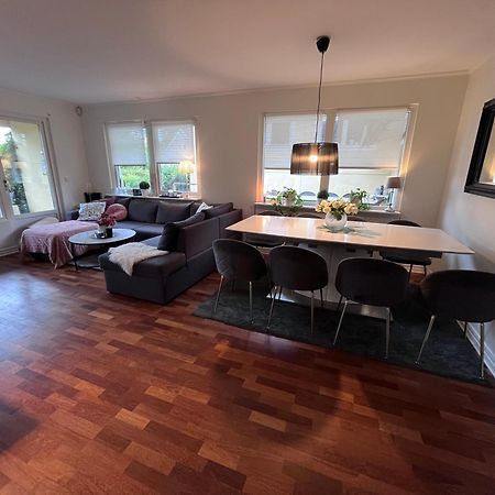 Havsnaera Nyrenoverat Centralt I Båstad Buitenkant foto