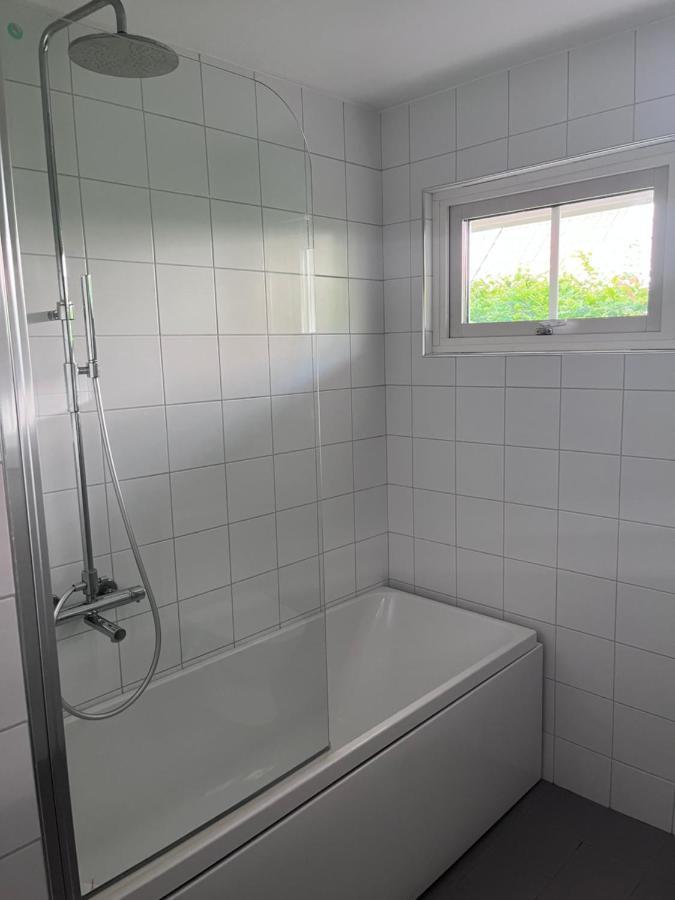 Havsnaera Nyrenoverat Centralt I Båstad Buitenkant foto