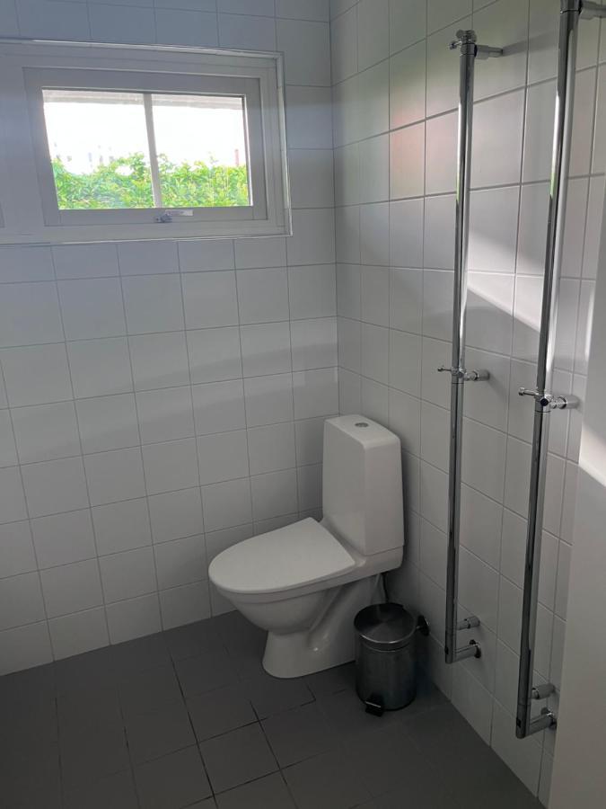 Havsnaera Nyrenoverat Centralt I Båstad Buitenkant foto